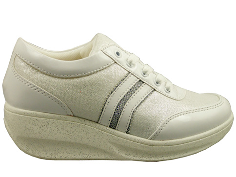 Атрактивен модел дамски спортни обувки на удобна платформа 215b